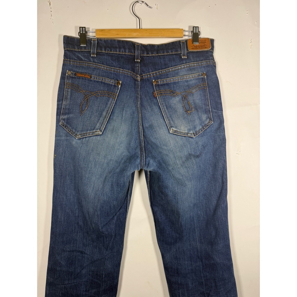 Vintage Levi's Movin On Blue Jeans Mens 32x32 Straight Leg Denim Medium Wash